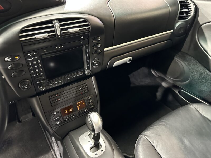 PORSCHE 911 996 Carrera 4S Coupé 3.6