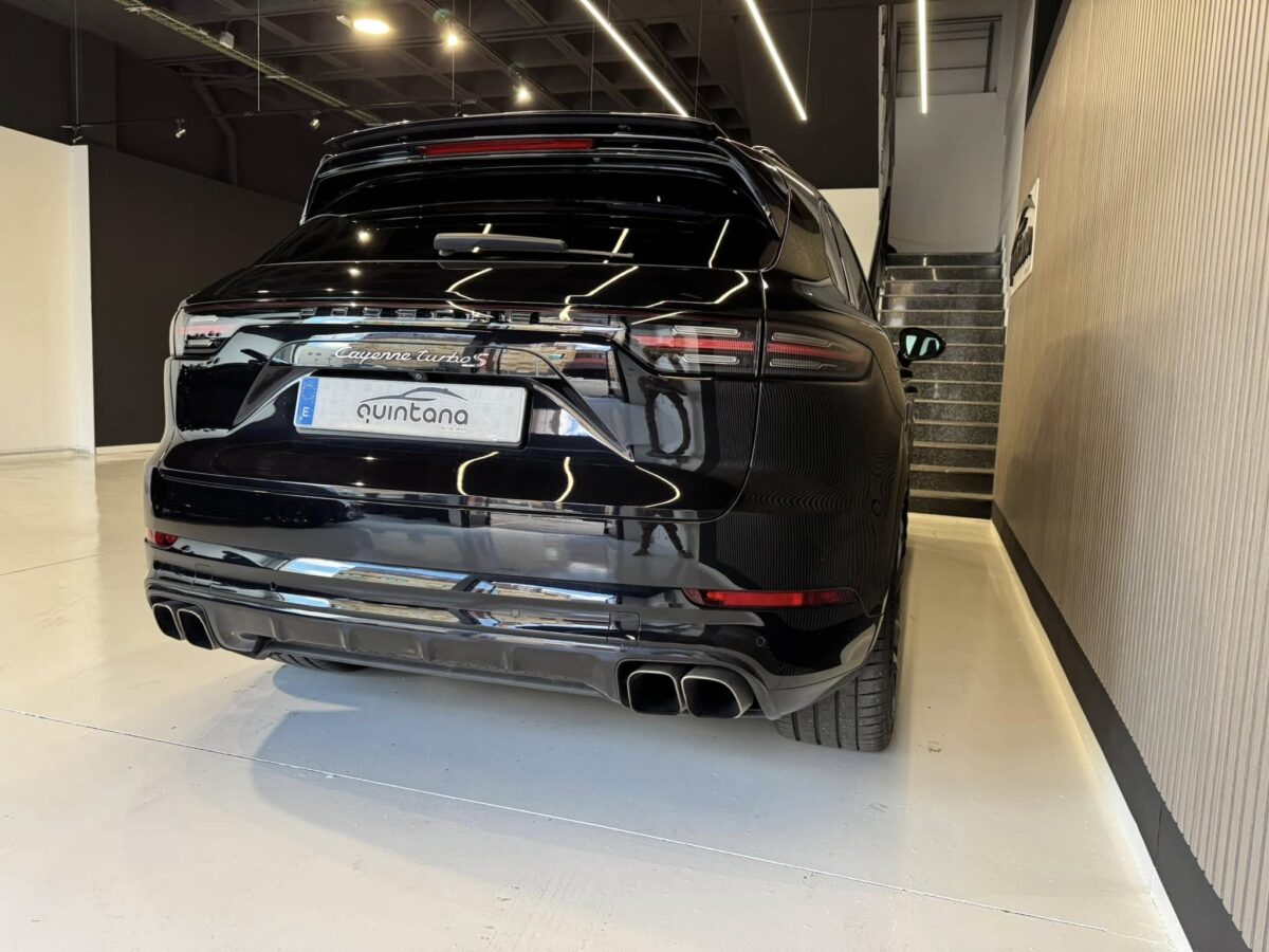 PORSCHE Cayenne Turbo