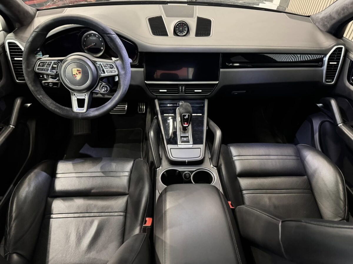 PORSCHE Cayenne Turbo