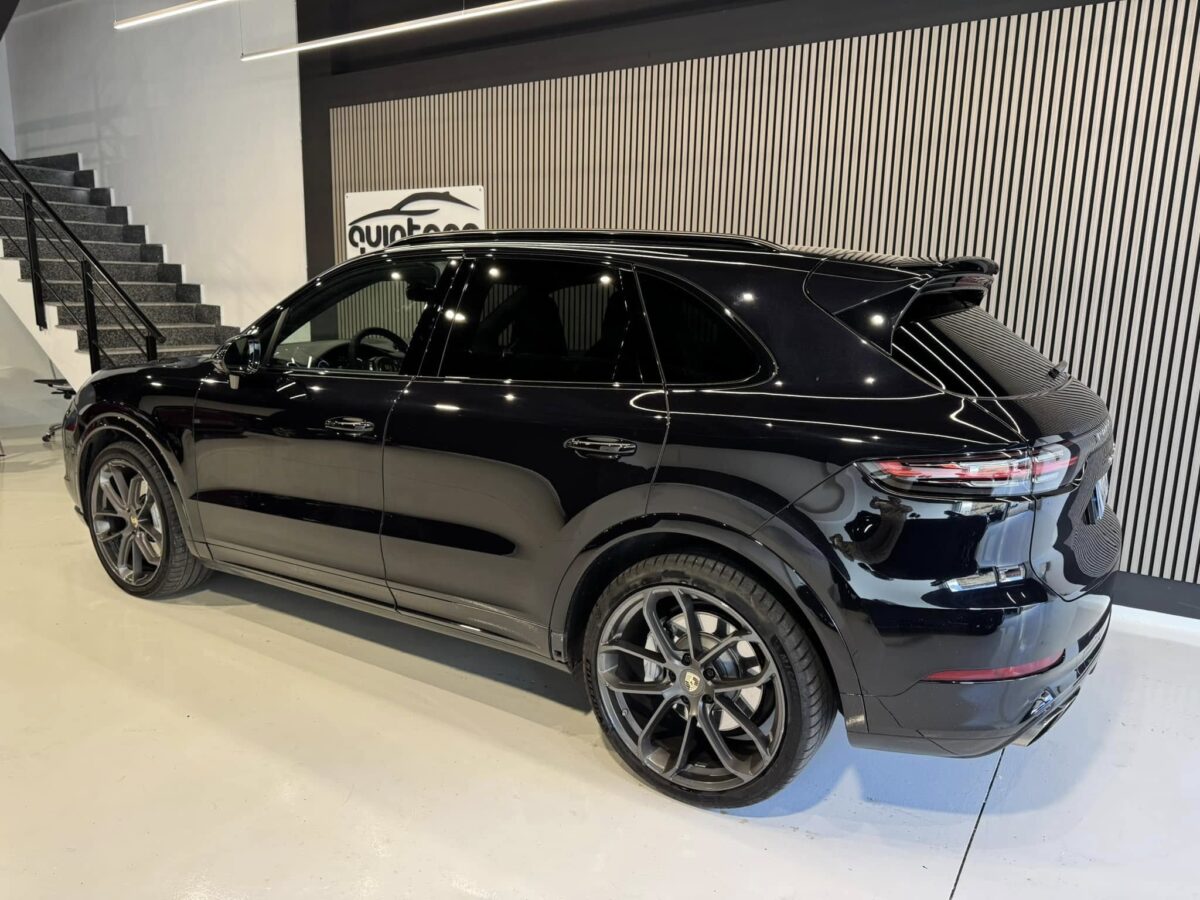 PORSCHE Cayenne Turbo