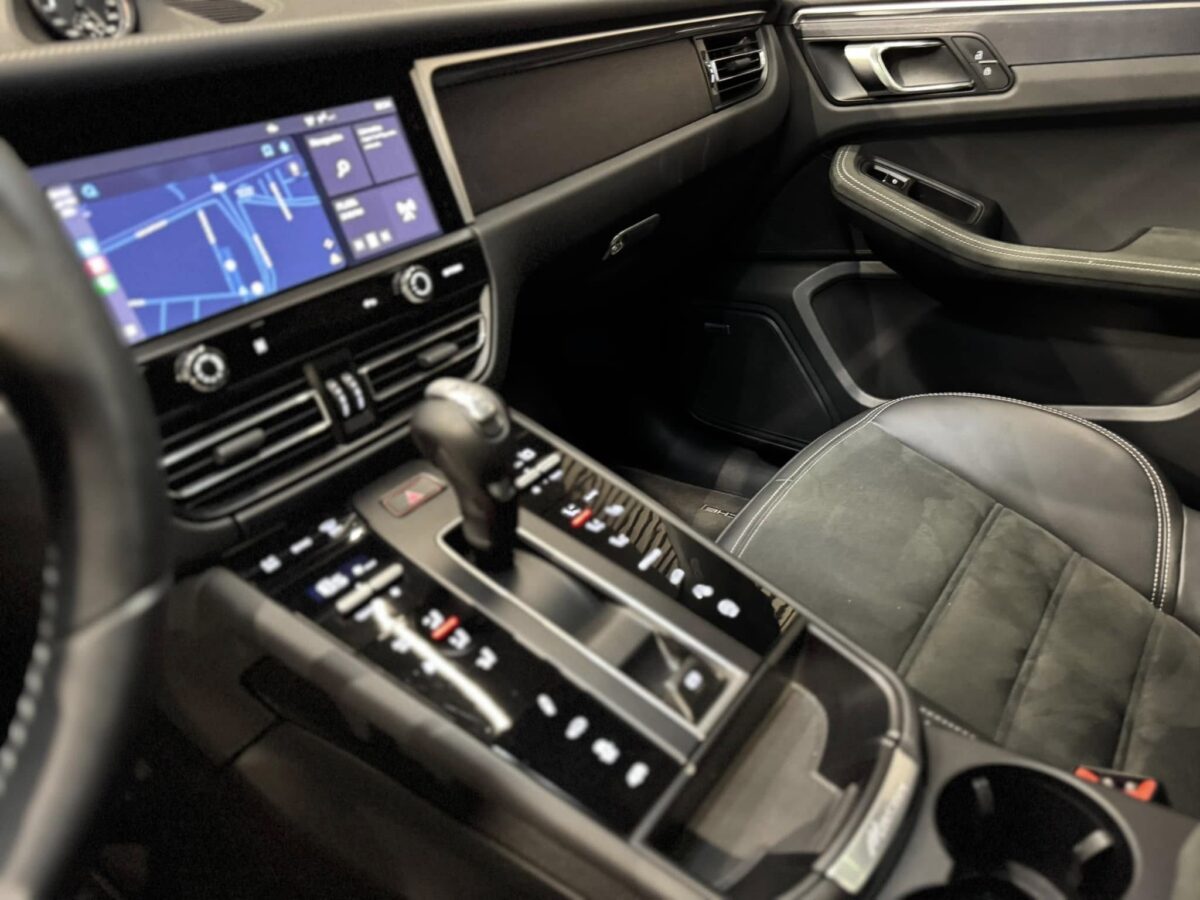 PORSCHE Macan GTS