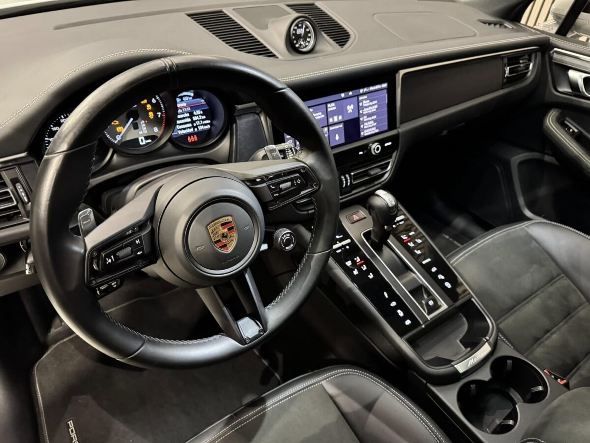 PORSCHE Macan GTS