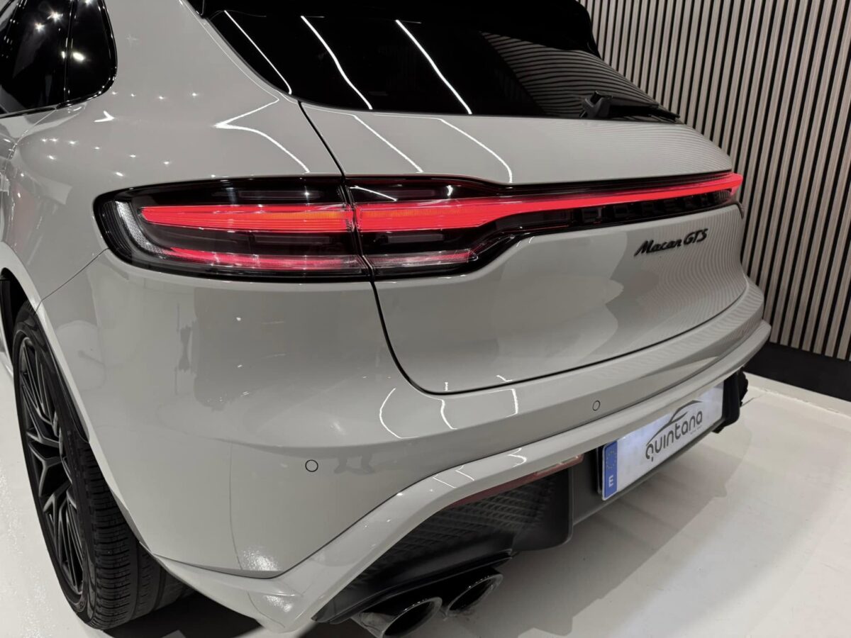 PORSCHE Macan GTS