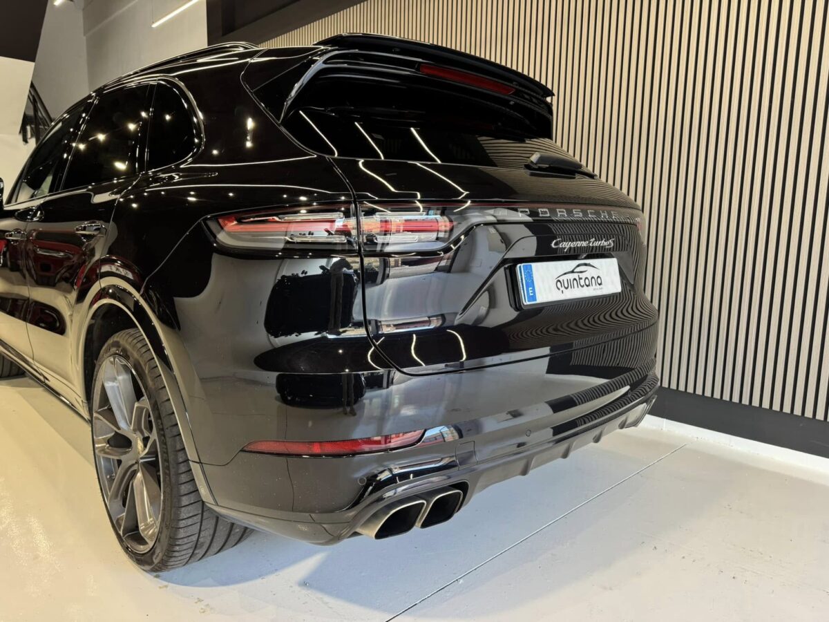 PORSCHE Cayenne Turbo