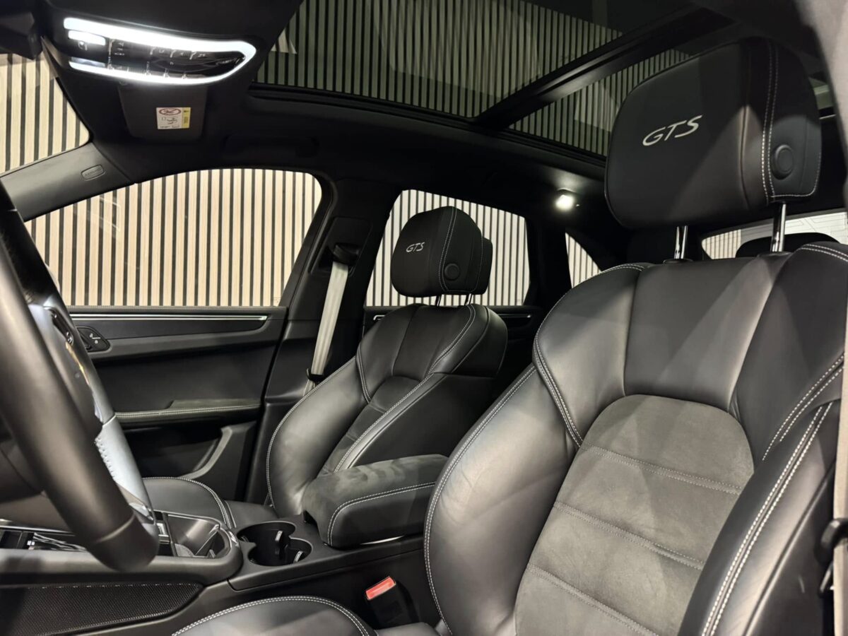 PORSCHE Macan GTS