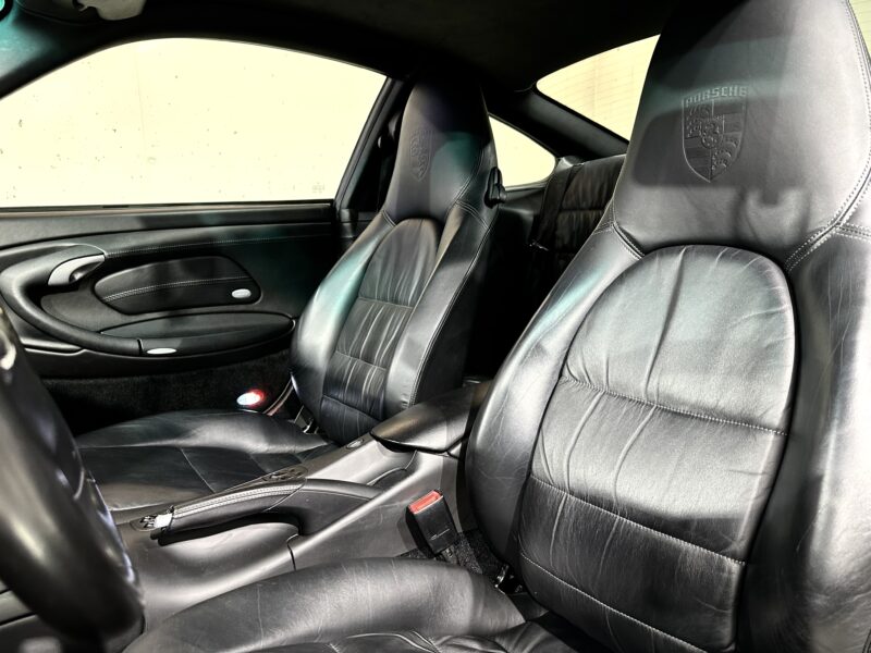 PORSCHE 911 996 Carrera 4S Coupé 3.6