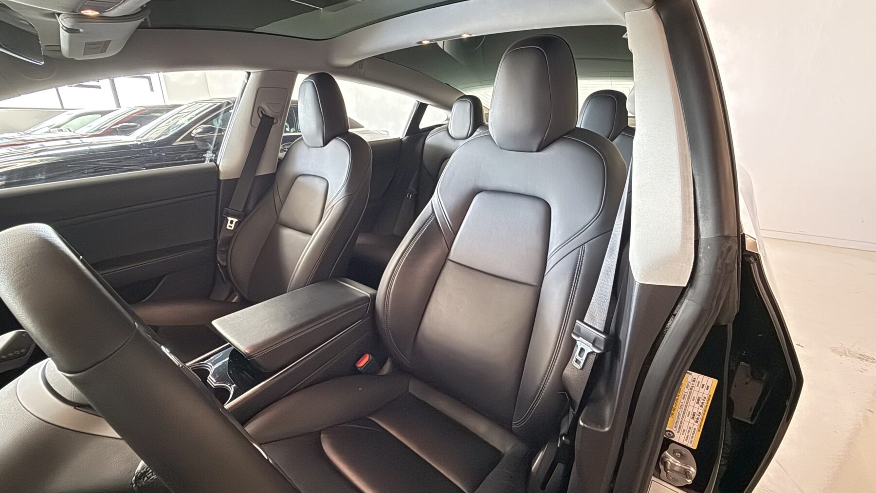 TESLA MODEL 3 LONG RANGE  AWD