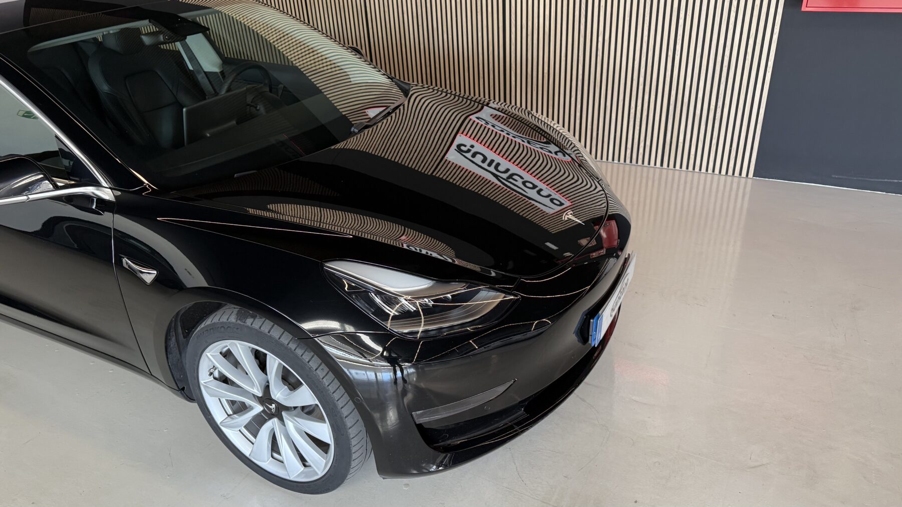 TESLA MODEL 3 LONG RANGE  AWD