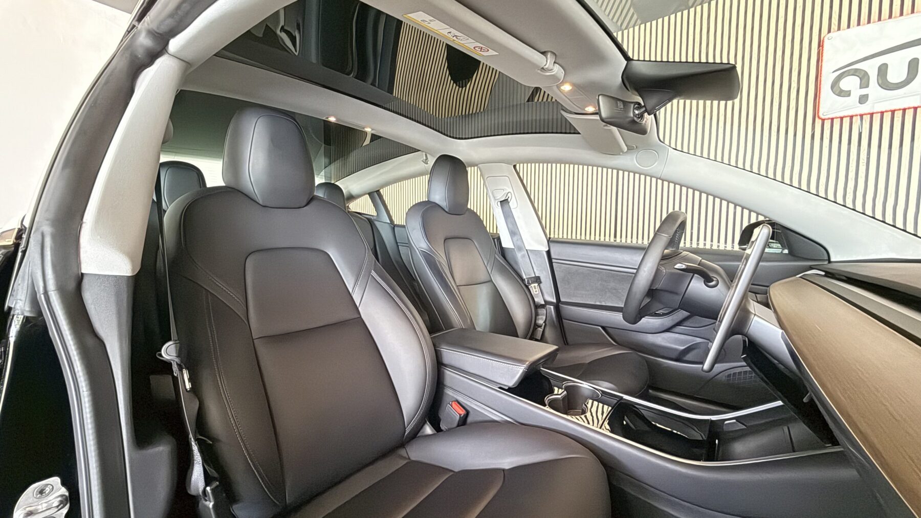 TESLA MODEL 3 LONG RANGE  AWD
